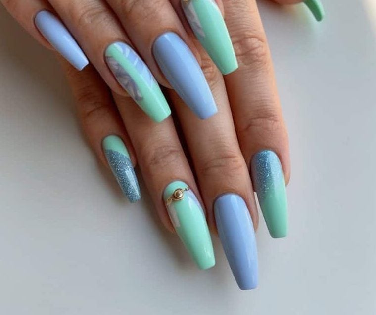 Soft periwinkle with cool mint for a fresh, springtime vibe